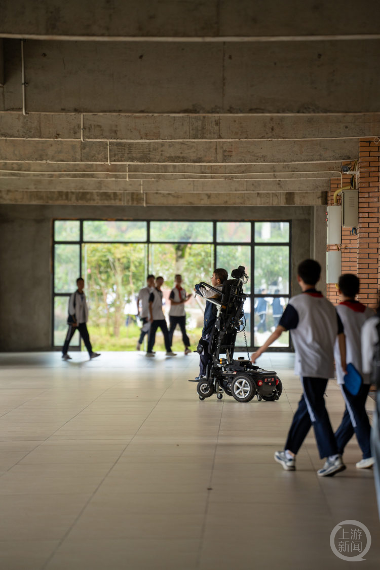 "生死大考我们都经历了,高考不算啥"