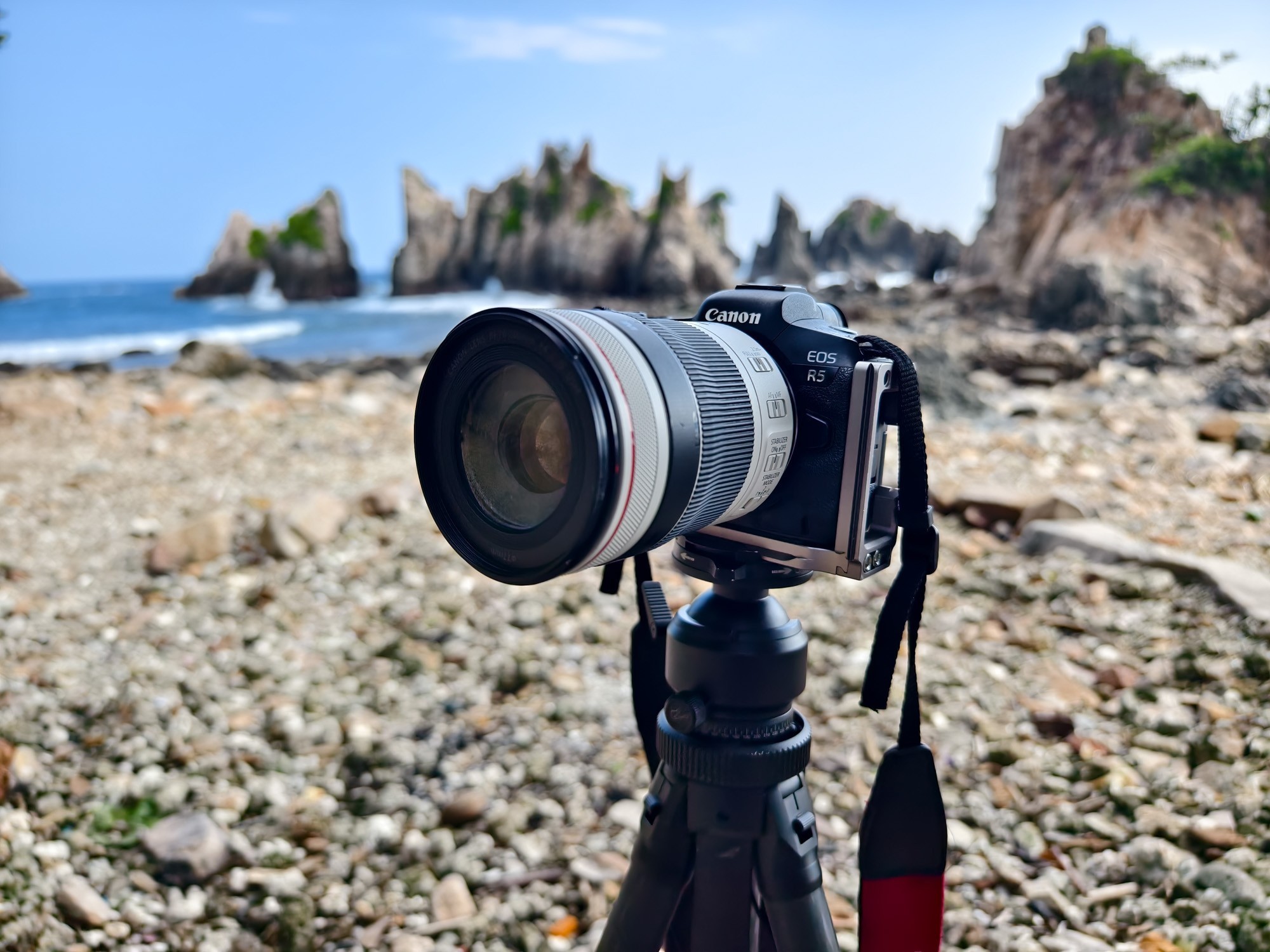 火山雨林与沙滩的交汇佳能eosr5全画幅相机行摄印尼