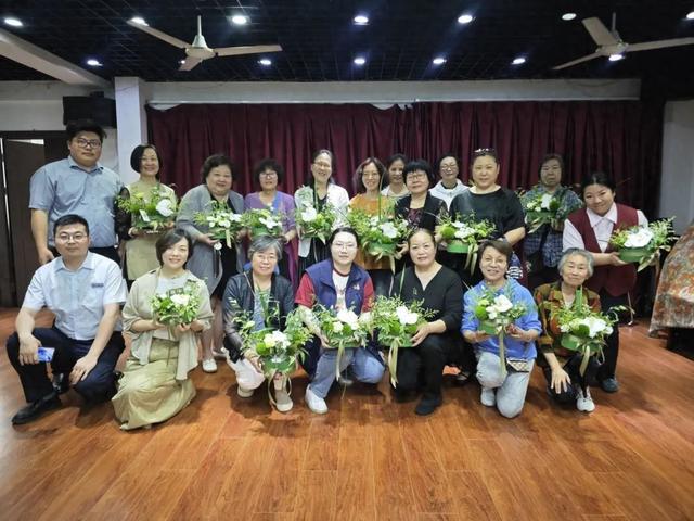 原来是宏润花园居民区联合兴业银行(17.550,-0.02,-0.