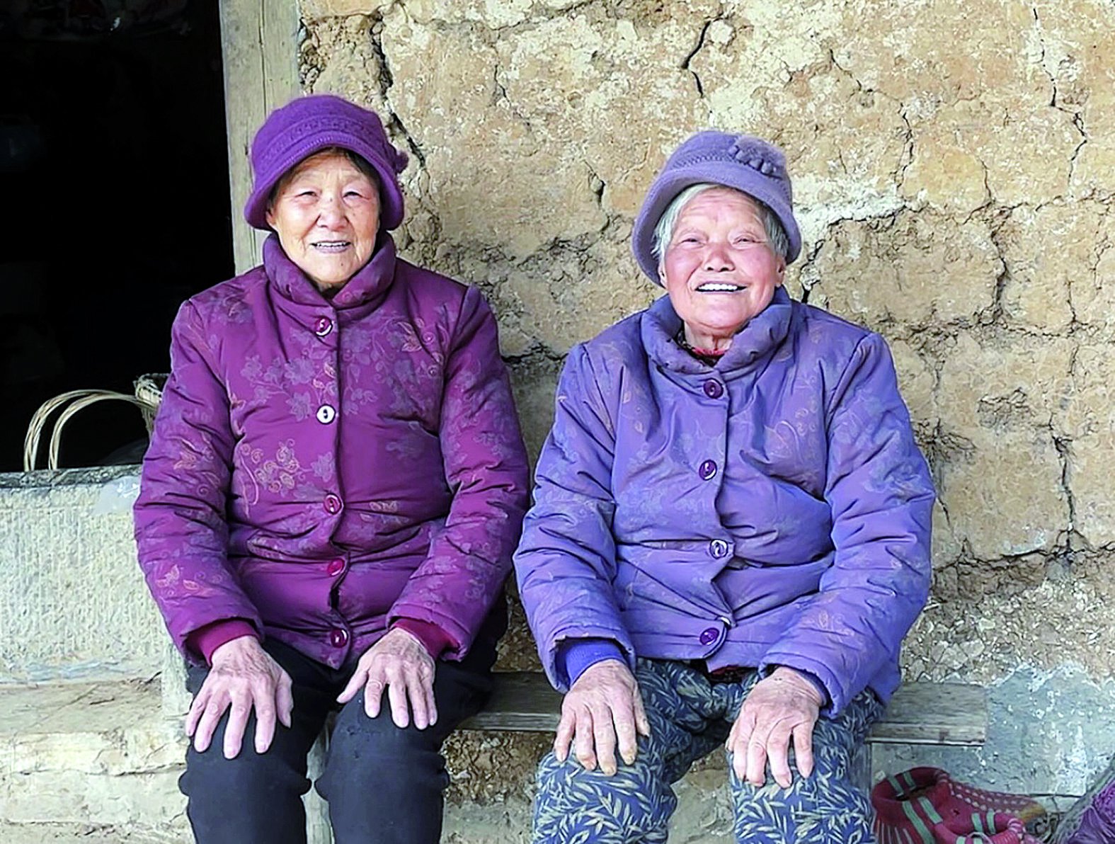 一碗卤猪蹄 40年"闺蜜情"