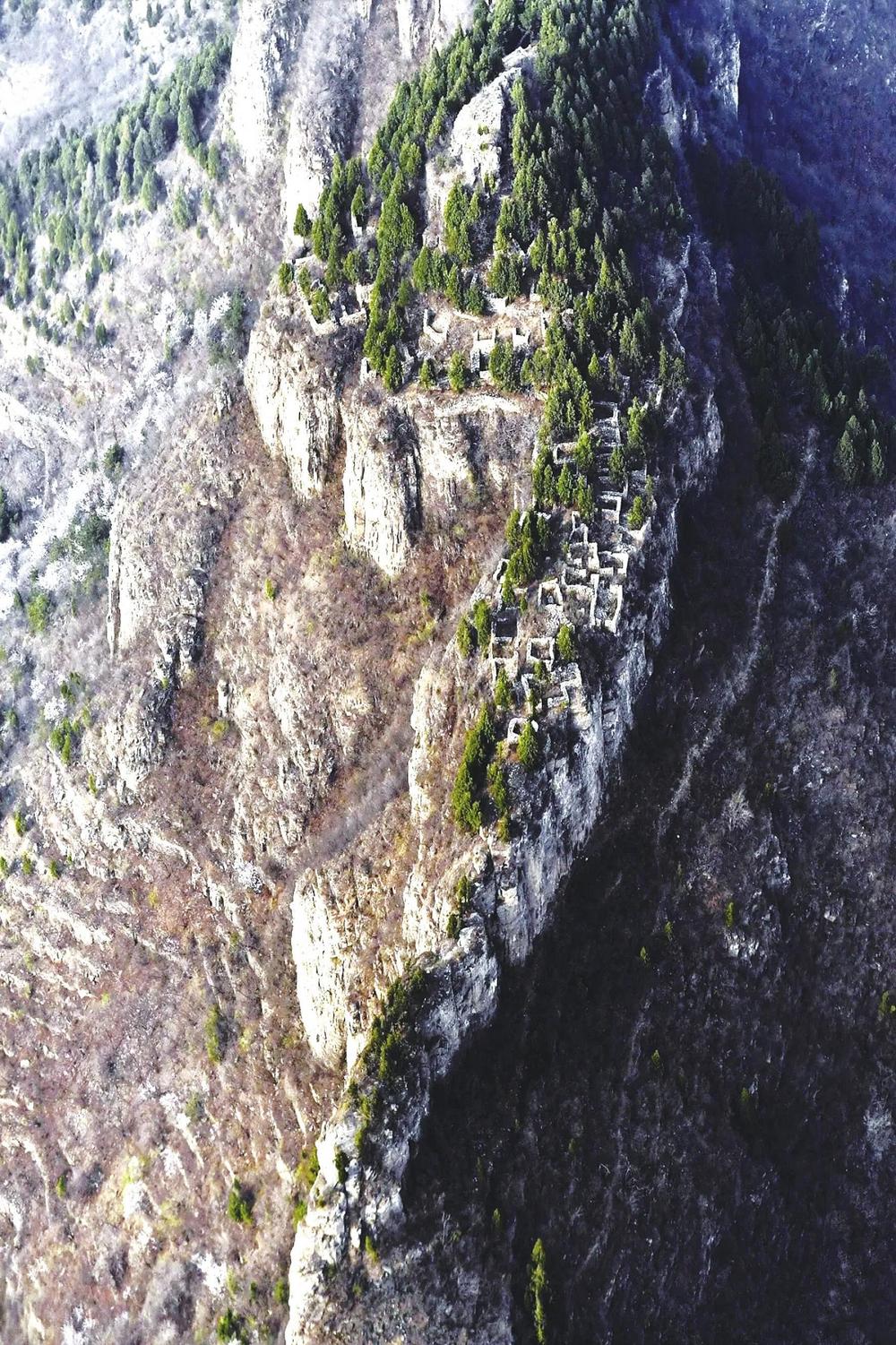 邯郸秘境: 大寨山上发现千年石头村寨
