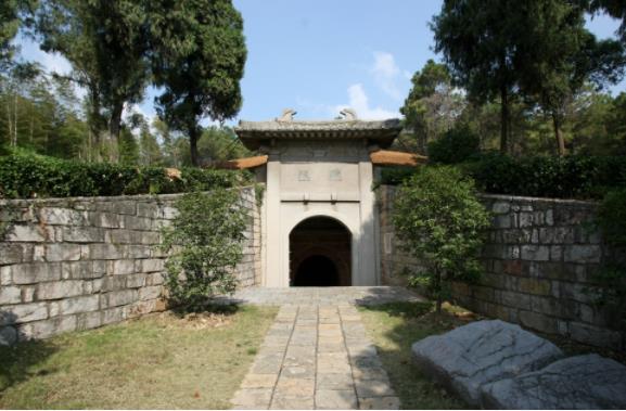 位于南京南郊,祖堂山南麓