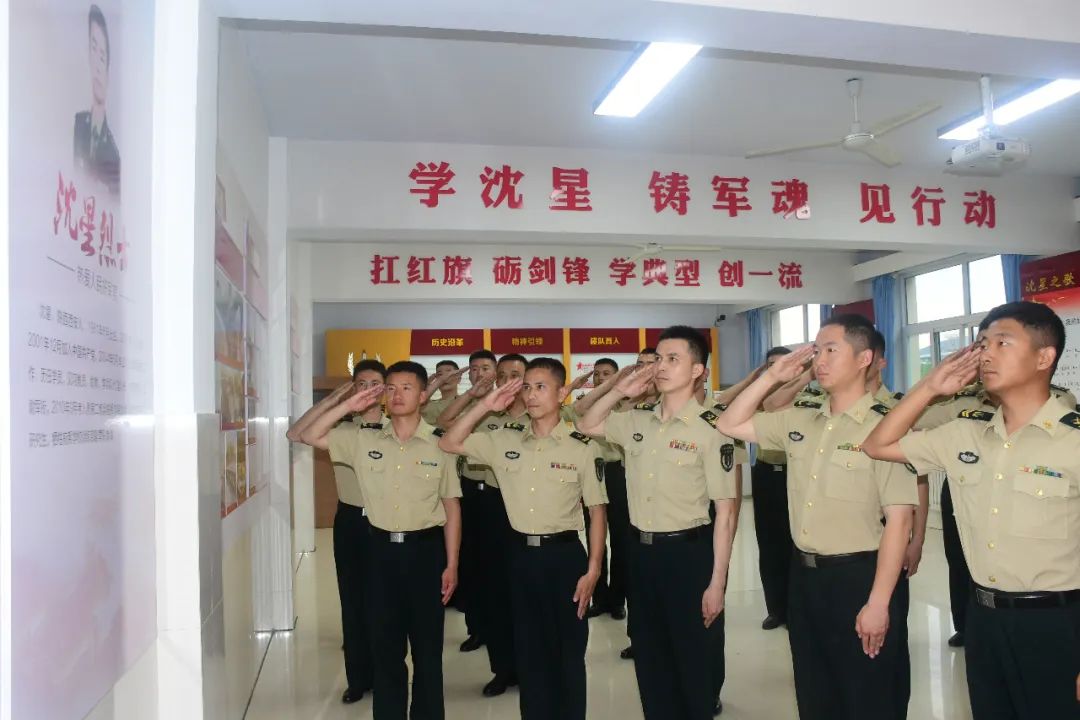 一束光照亮"满天星",火箭军士官学校弘扬英雄精神建队育人