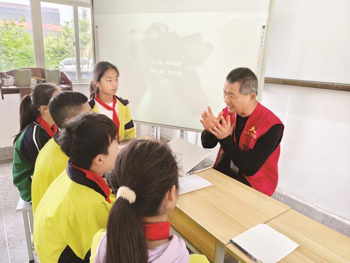 七彩教育绘就幸福成长画卷