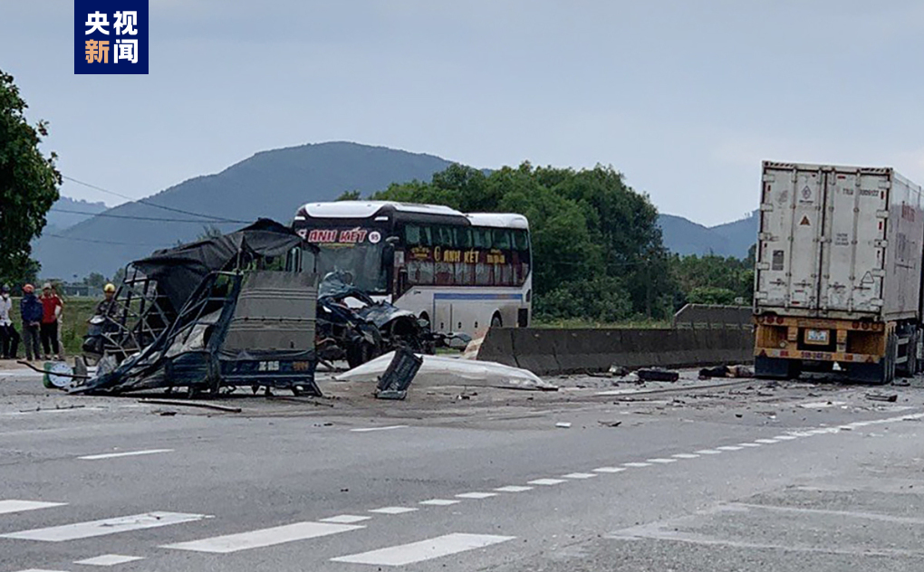 越南河静省发生一起交通事故 致3人死亡