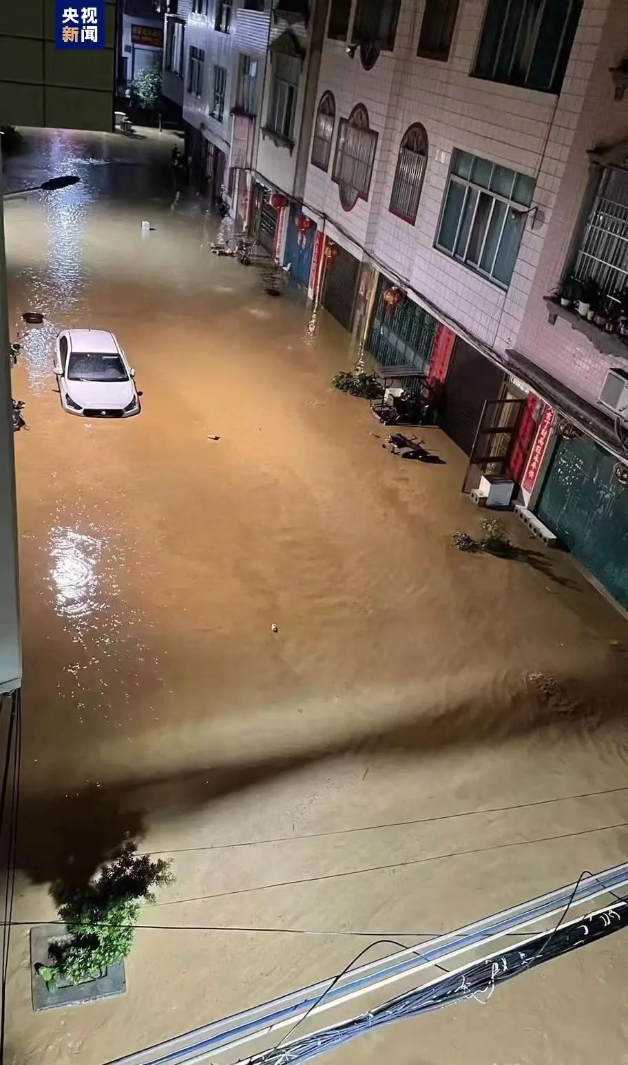 多处被淹!红色预警发布!大暴雨!冰雹!官方紧急提醒:或发生山洪灾害