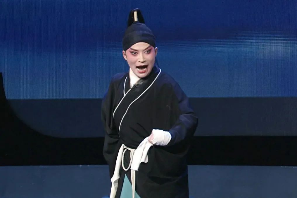 渭南市秦腔剧团青年演员尚晏婷参赛作品《周仁回府·哭墓》新的演出