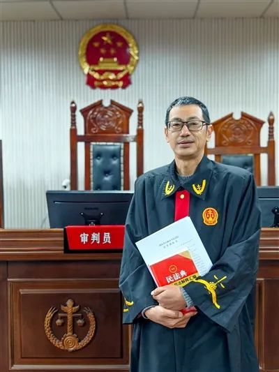 湖北省宜城市人民法院雷河人民法庭庭长 李鹏程"上午我们去杨李村巡回