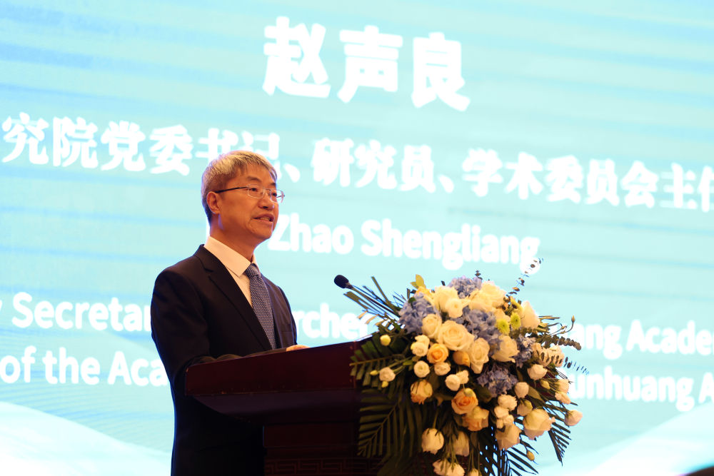 新华社记者 陈斌 摄北京外交人员服务局局长李立表示,借助这次机会