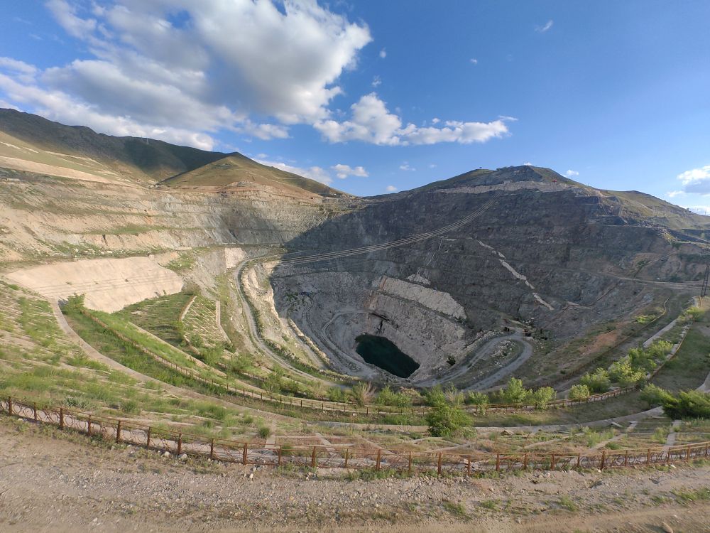 新疆是个好地方——透视天山南北文旅热