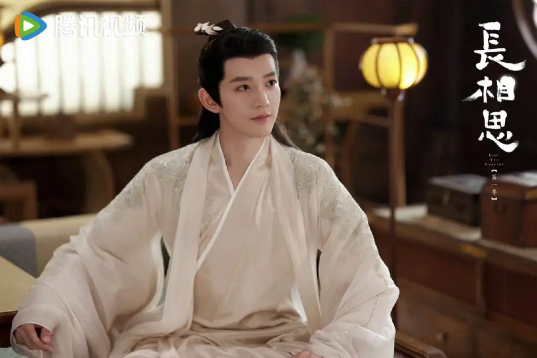 图源:微博@电视剧三生三世十里桃花《三生三世》系列的狐帝一家长期