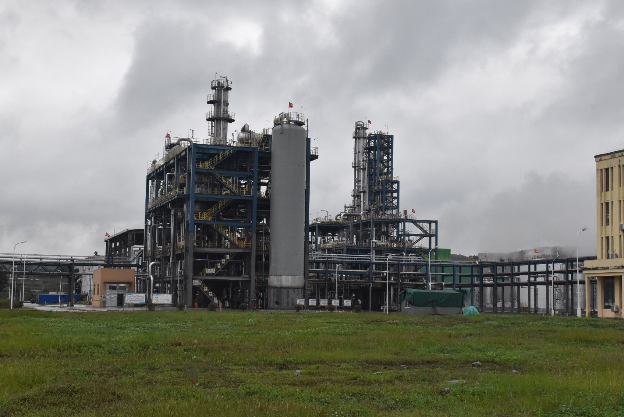 【高质量发展调研行】聚链成群 煤化工奔向百亿级|"做强工业主导产业"