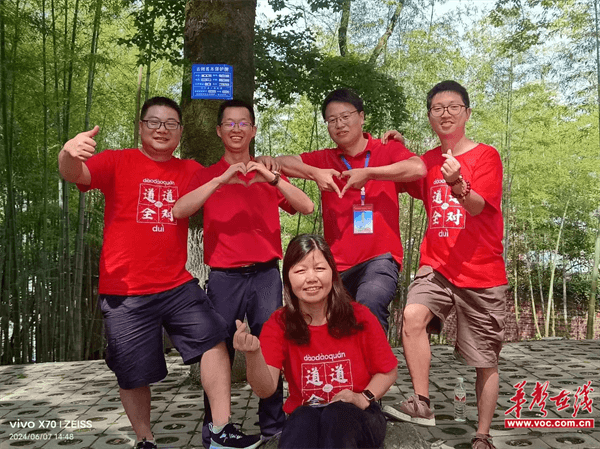 平江二中:多彩文明花 绽放助高考