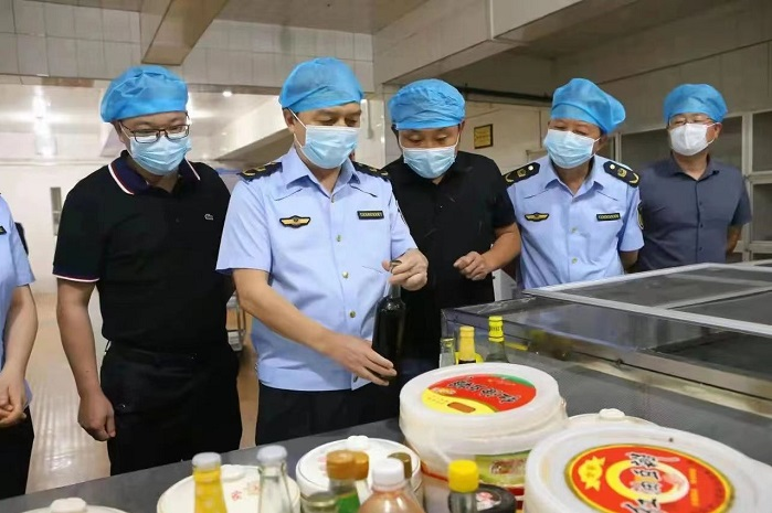 福建:站好市场监管岗 当好中高考"护考人"