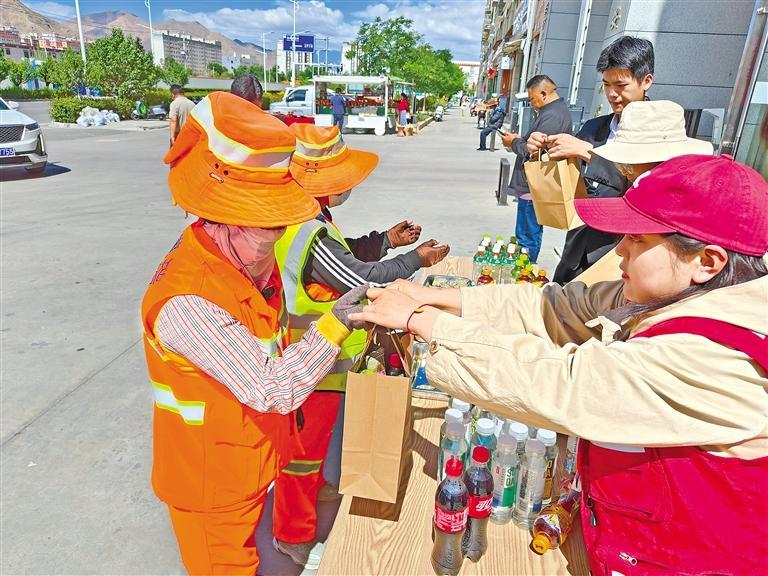我区各地举办多彩活动过端午
