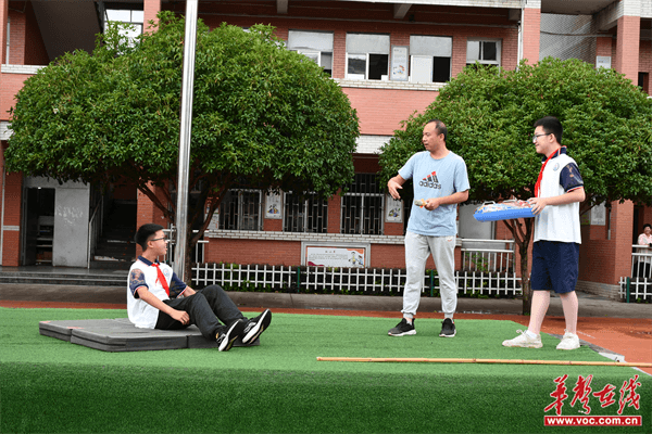 筑牢校园安全"生命线" 芷江东门口小学开展防溺水安全演练