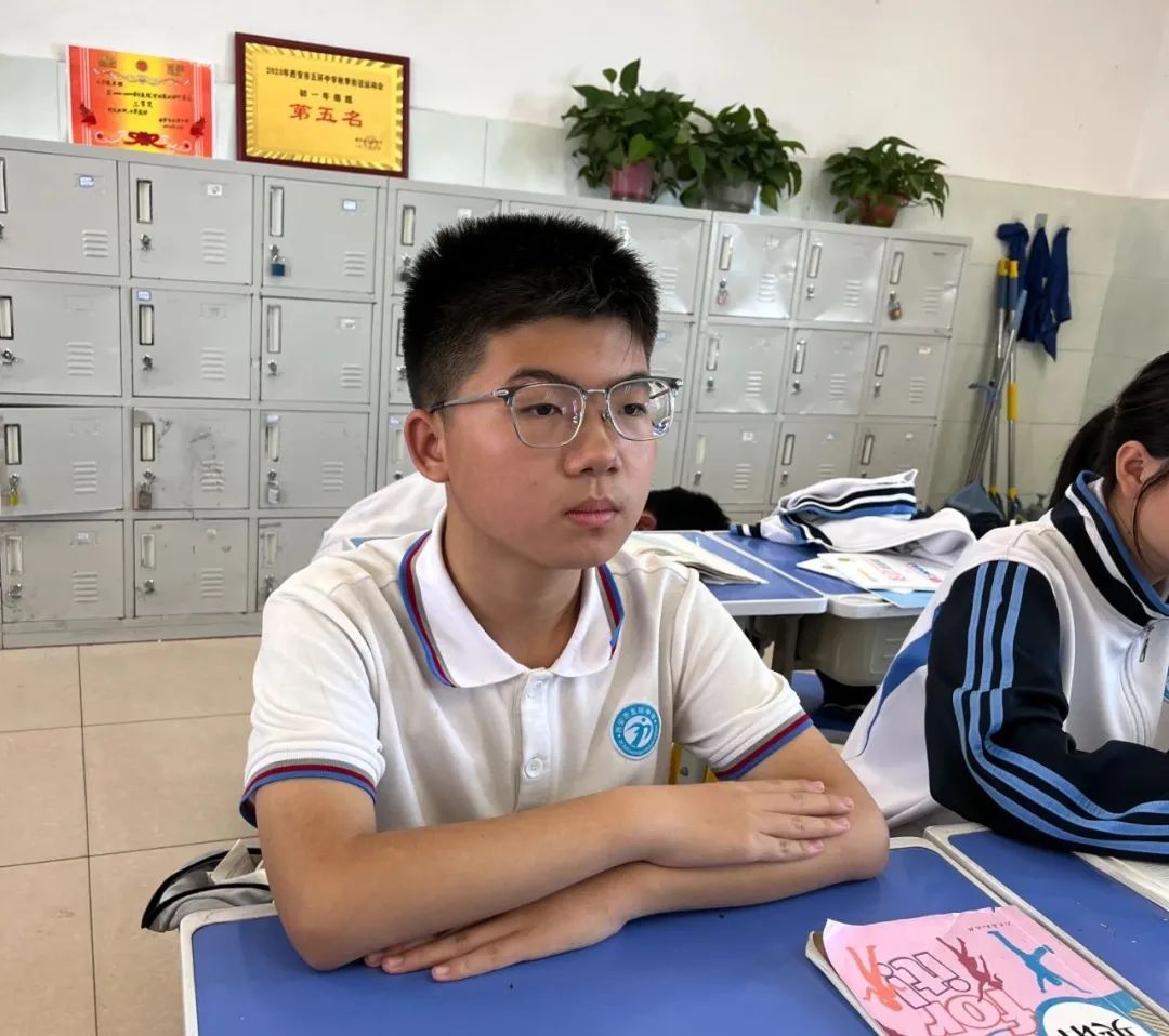 西安市五环中学初一年级学生"闪耀"编程赛场!