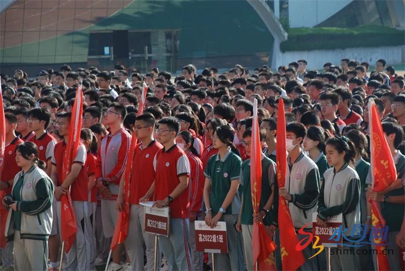 "益文青春,逐梦圆梦" 烟台二中芝罘校区"花样祝福"高考生