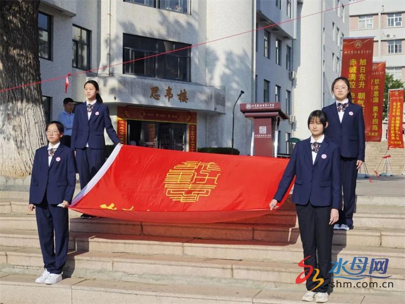 "益文青春,逐梦圆梦" 烟台二中芝罘校区"花样祝福"高考生