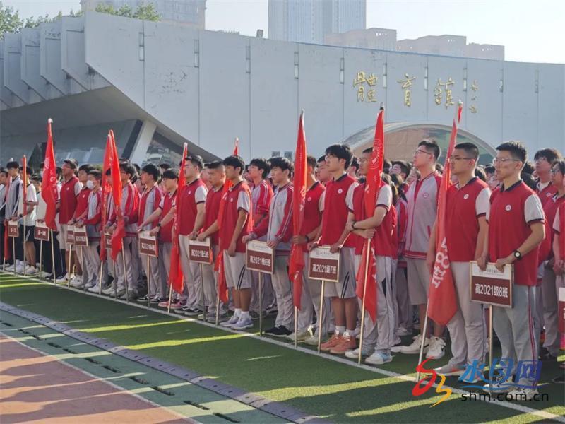 "益文青春,逐梦圆梦" 烟台二中芝罘校区"花样祝福"高考生