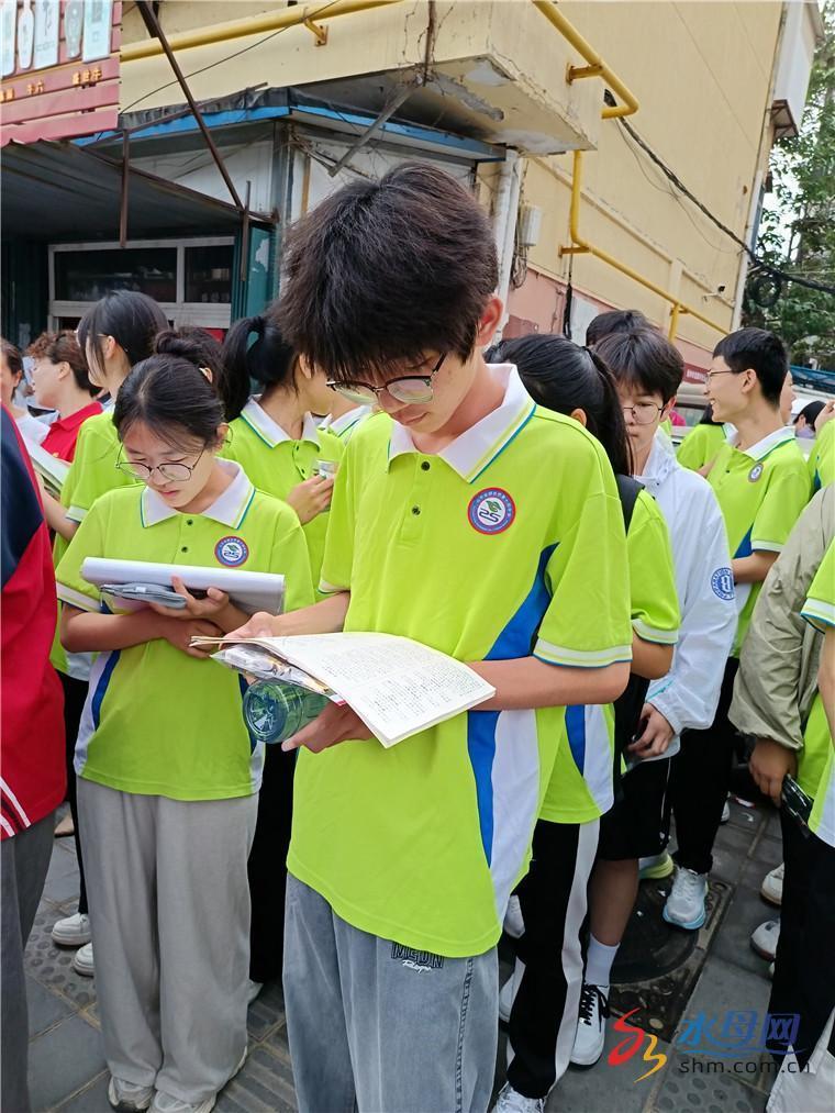 带队领导是臧丹凤 ,初二和初三学生所在考点均为福安中学和烟台十三中