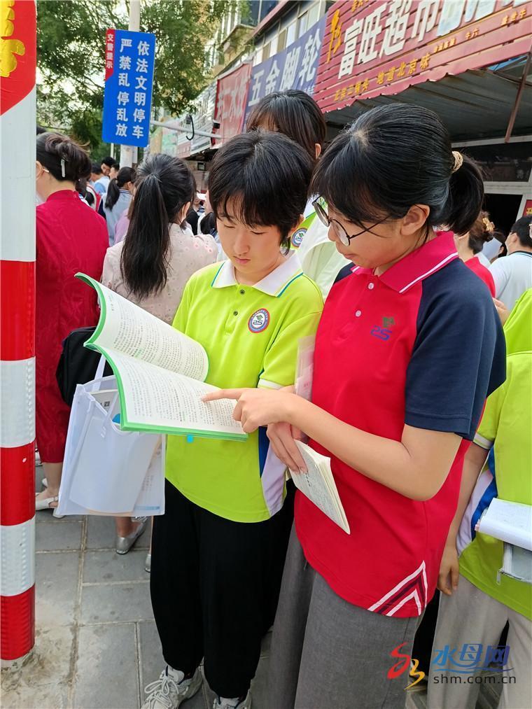 带队领导是臧丹凤 ,初二和初三学生所在考点均为福安中学和烟台十三中