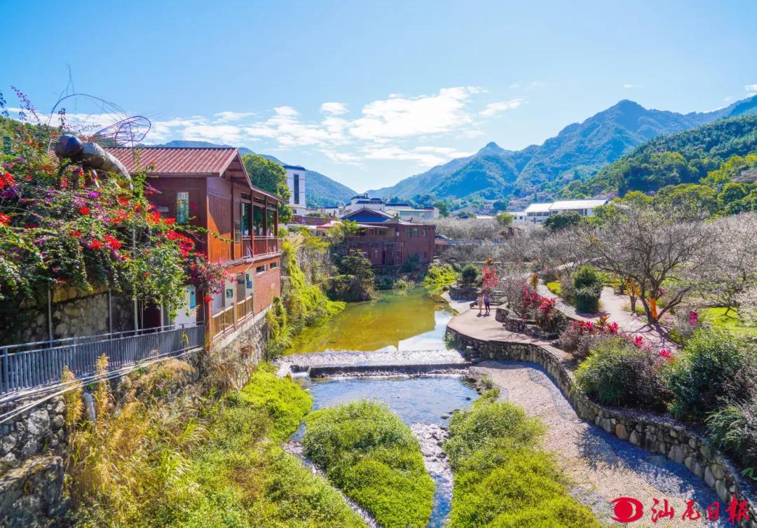 汕尾日报记者 陈伟源 摄陆河县河口镇对门村乡村公路.