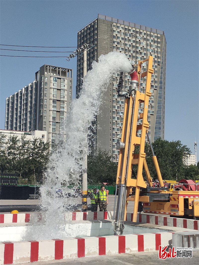 6月12日,河北省"城市生命线保障·2024"应急演习在石家庄市举办.
