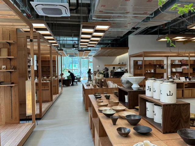 上海南站迎来重磅商业综合体!徐汇万科广场开业,打造7万平方米“城市绿毯”|上海市_新浪财经_新浪网