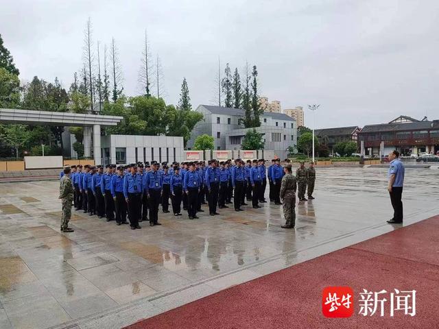 南京江宁秣陵街道:法规宣贯"标红线" 军事整训"强作风"