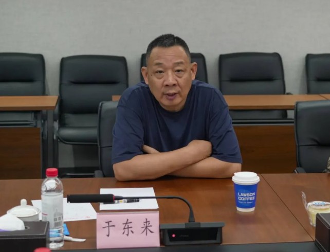 河南胖东来董事长于东来莅临中百集团交流指导