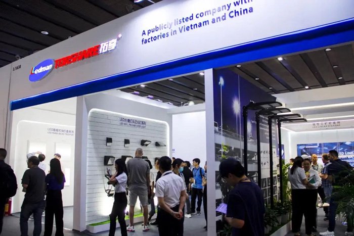 2024光亚展 |雷曼拓享和雷曼康硕展联袂演绎"光 未来"