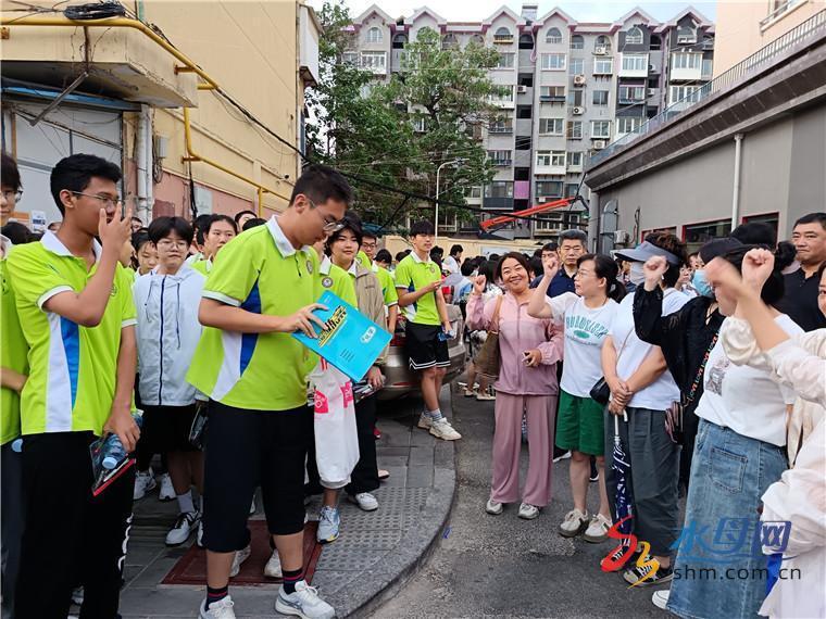 带队领导是臧丹凤 ,初二和初三学生所在考点均为福安中学和烟台十三中