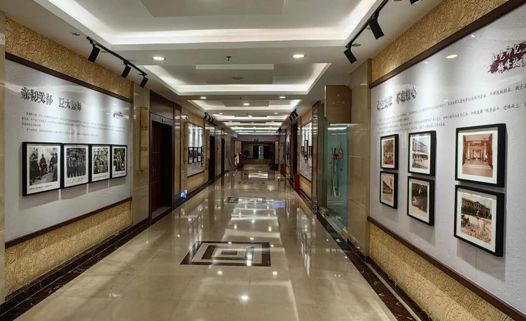 ▲?宾馆文化长廊展示红色历史