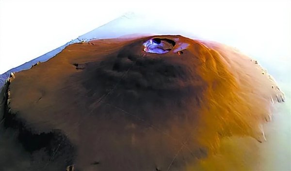 火星奥林帕斯山顶部发现水霜，图：ESA