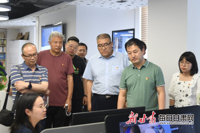 党校(甘肃行政学院)机关党委(纪委)专职副书记周其海一行到甘肃日报社