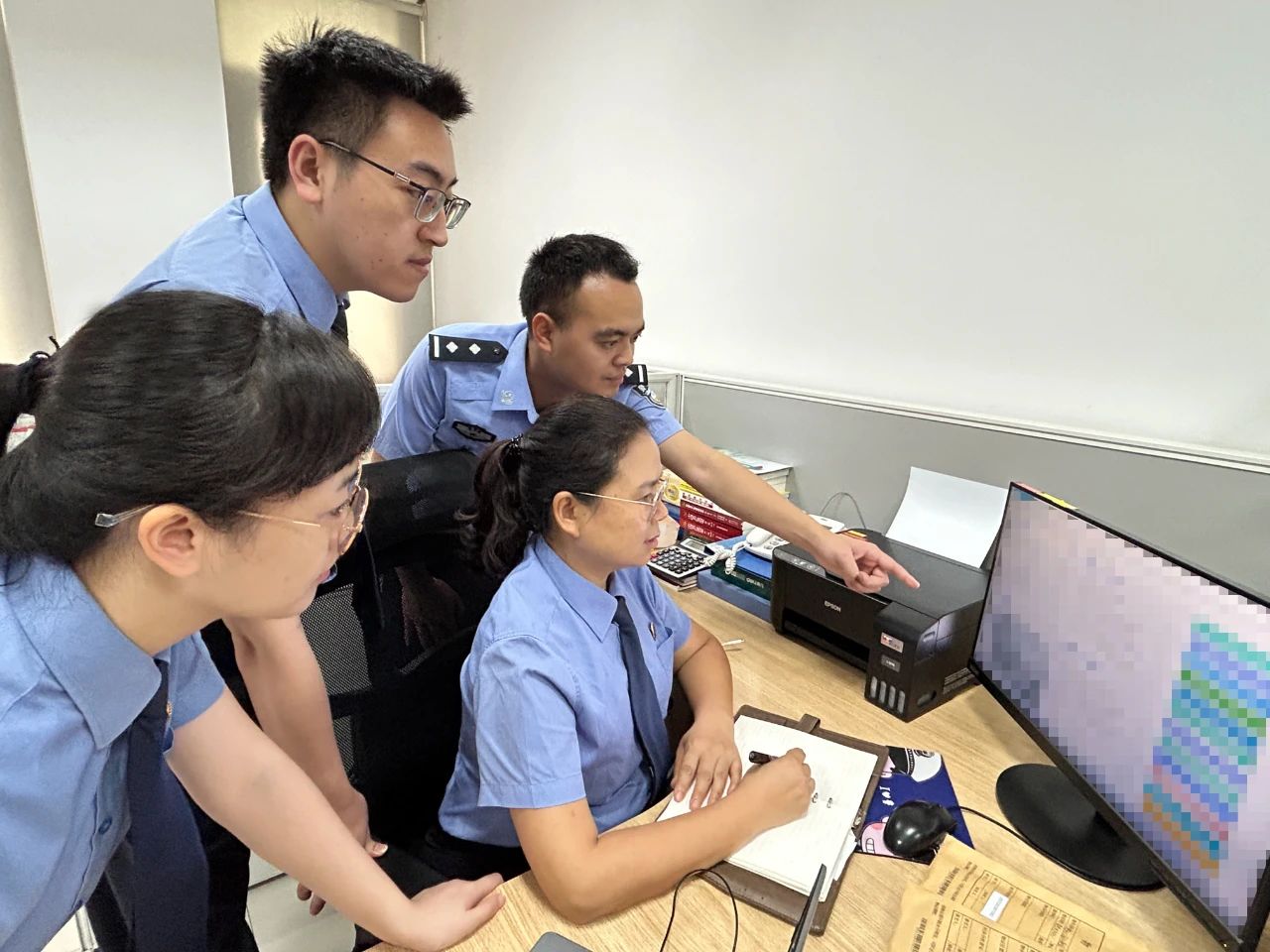 插手经济纠纷,案件久拖不决,有偿删帖……5起涉企案件的背后