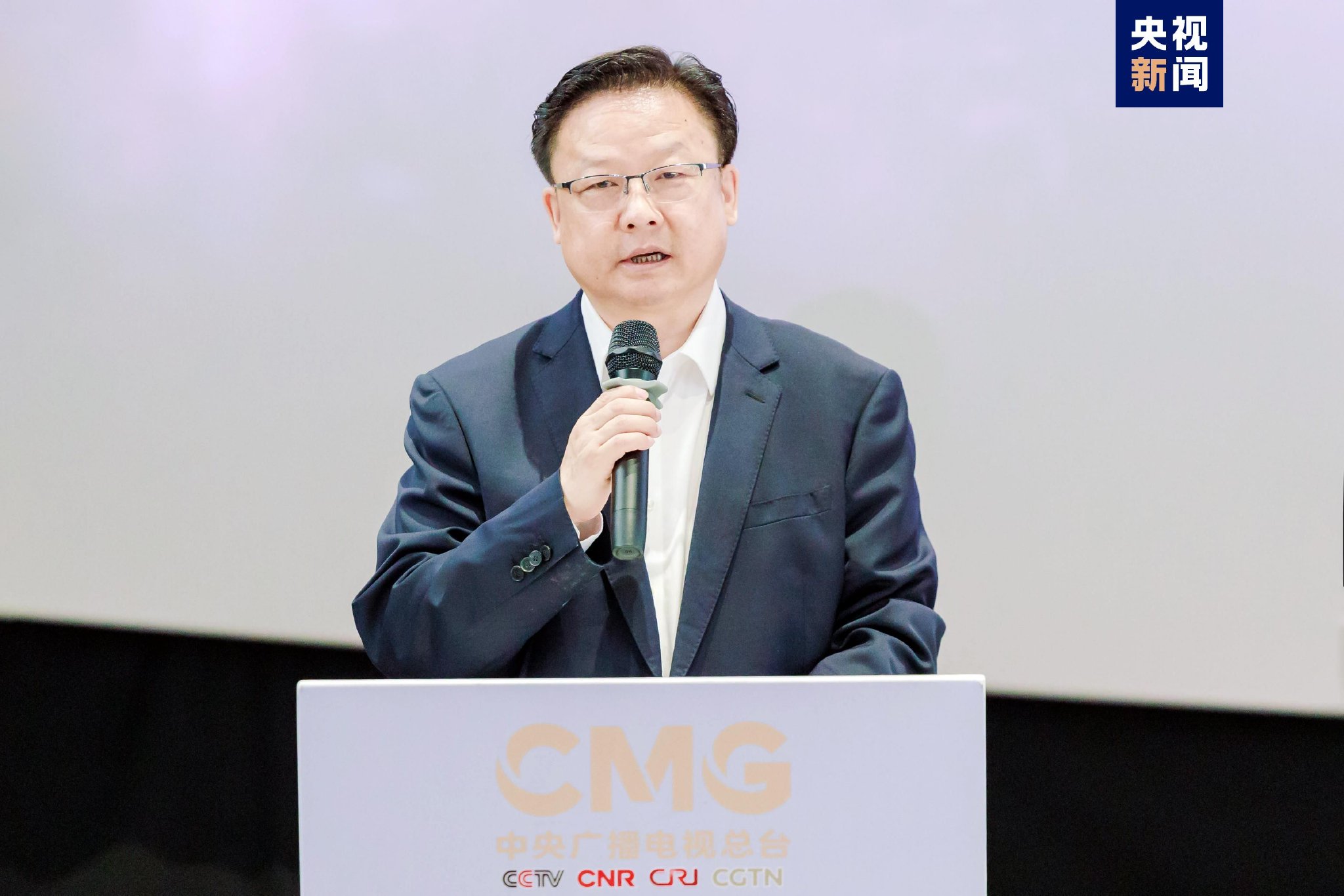 新疆维吾尔自治区党委宣传部副部长刘春致辞