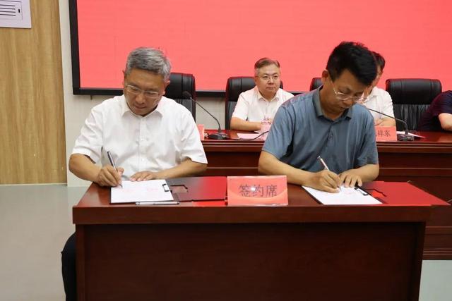 滕州市首个"青少年维权法律服务站"成立