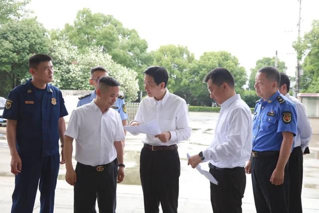 区委书记陆方舟实地检查指导安全生产和火灾隐患挂牌督办点位整改工作