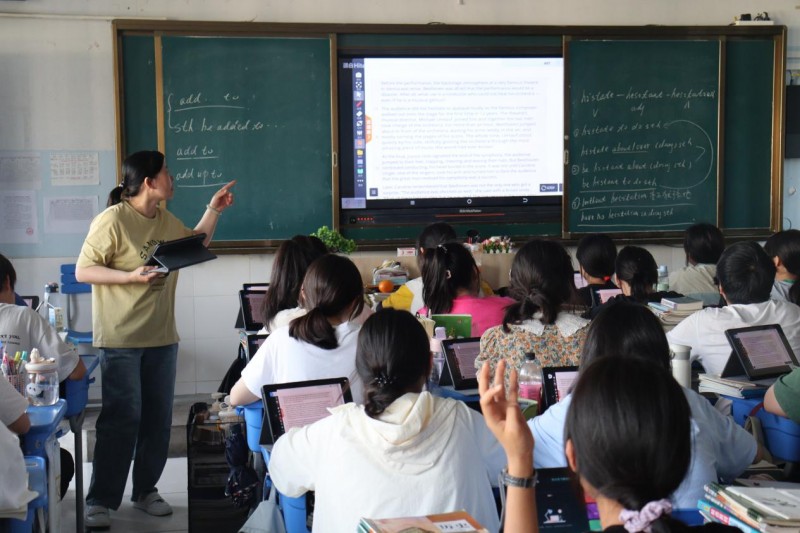 合肥市长丰县下塘中学:数字化"快车"助力乡村学校弯道超越