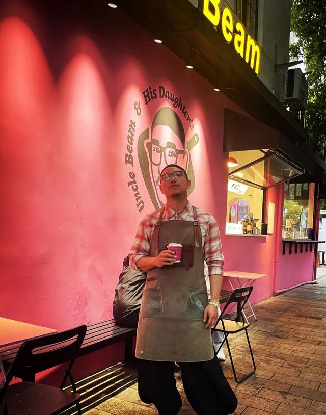 会"拉丝"点缀着芝麻叶的披萨味道清新点一份传统玛格丽特拿坡里均是9