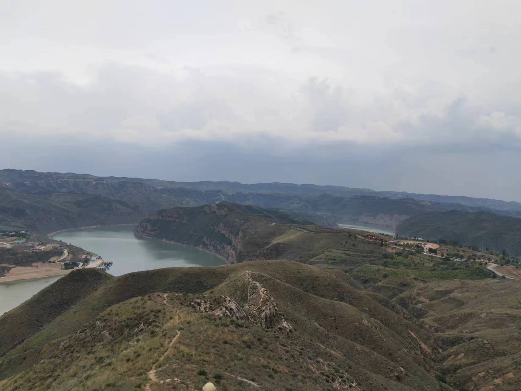 准格尔旗,黄河大峡谷太极湾.本文图均为澎湃新闻记者 谭君 图