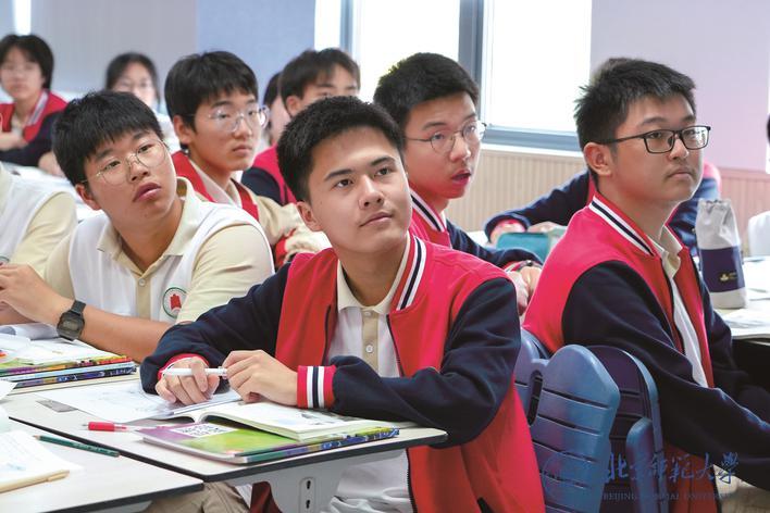 北师大嘉兴附中:追求一平方米的品质 让学生做一个完全的人