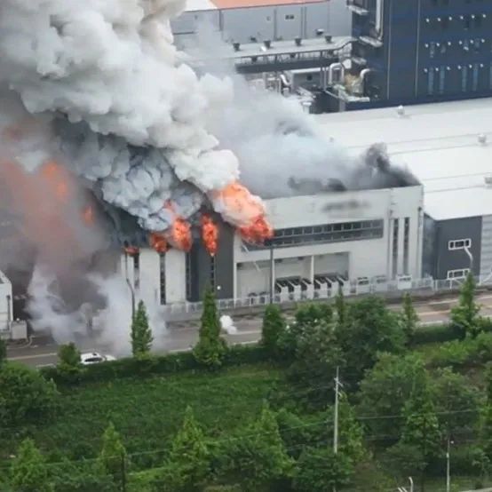 图说：工厂燃烧现场来源：South Korea