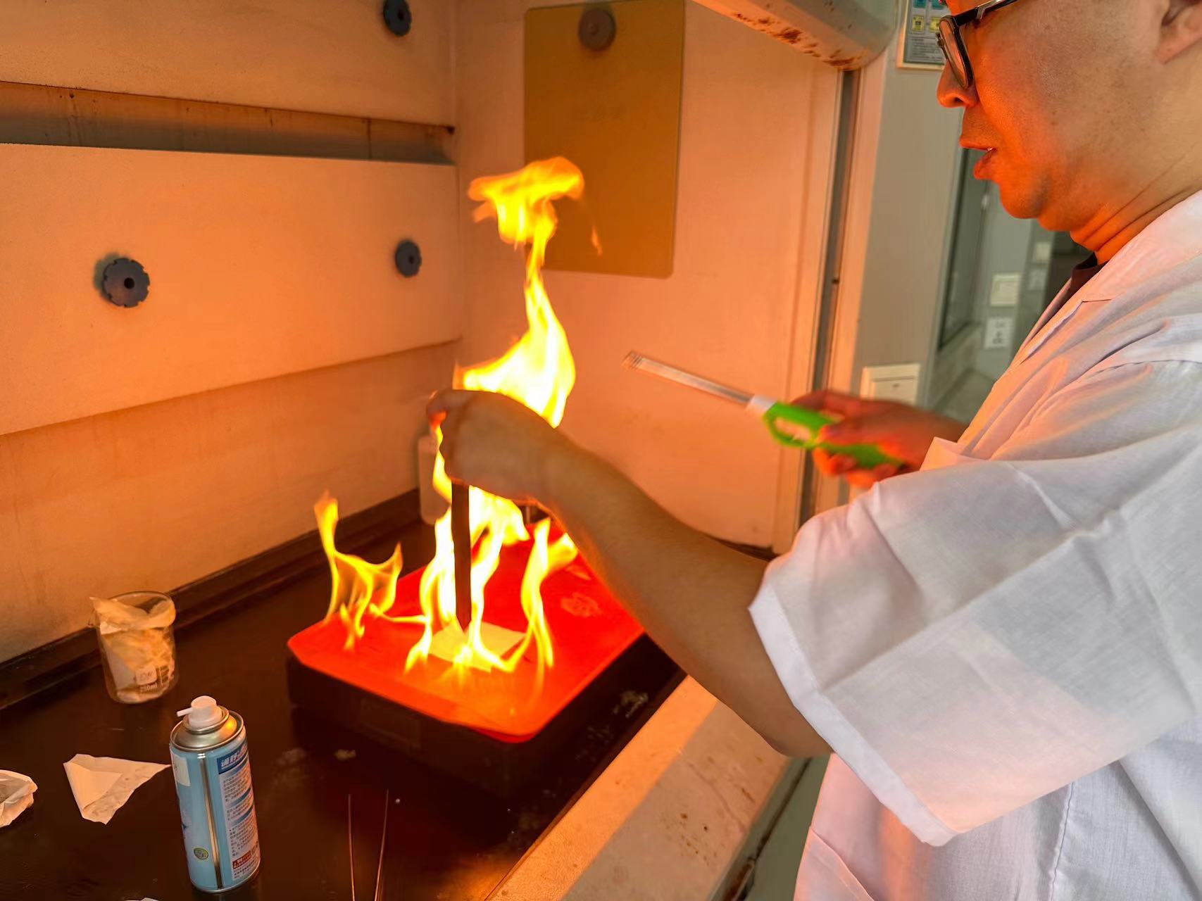 浙江宁波质检院:谨防"夏日宠儿"使用不当导致"引火上身"