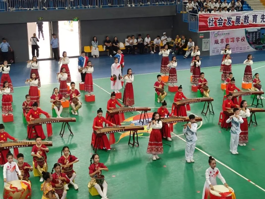 高乐山镇中心幼儿园展示篮球操《中国梦》,高乐山镇第一民族小学"小一