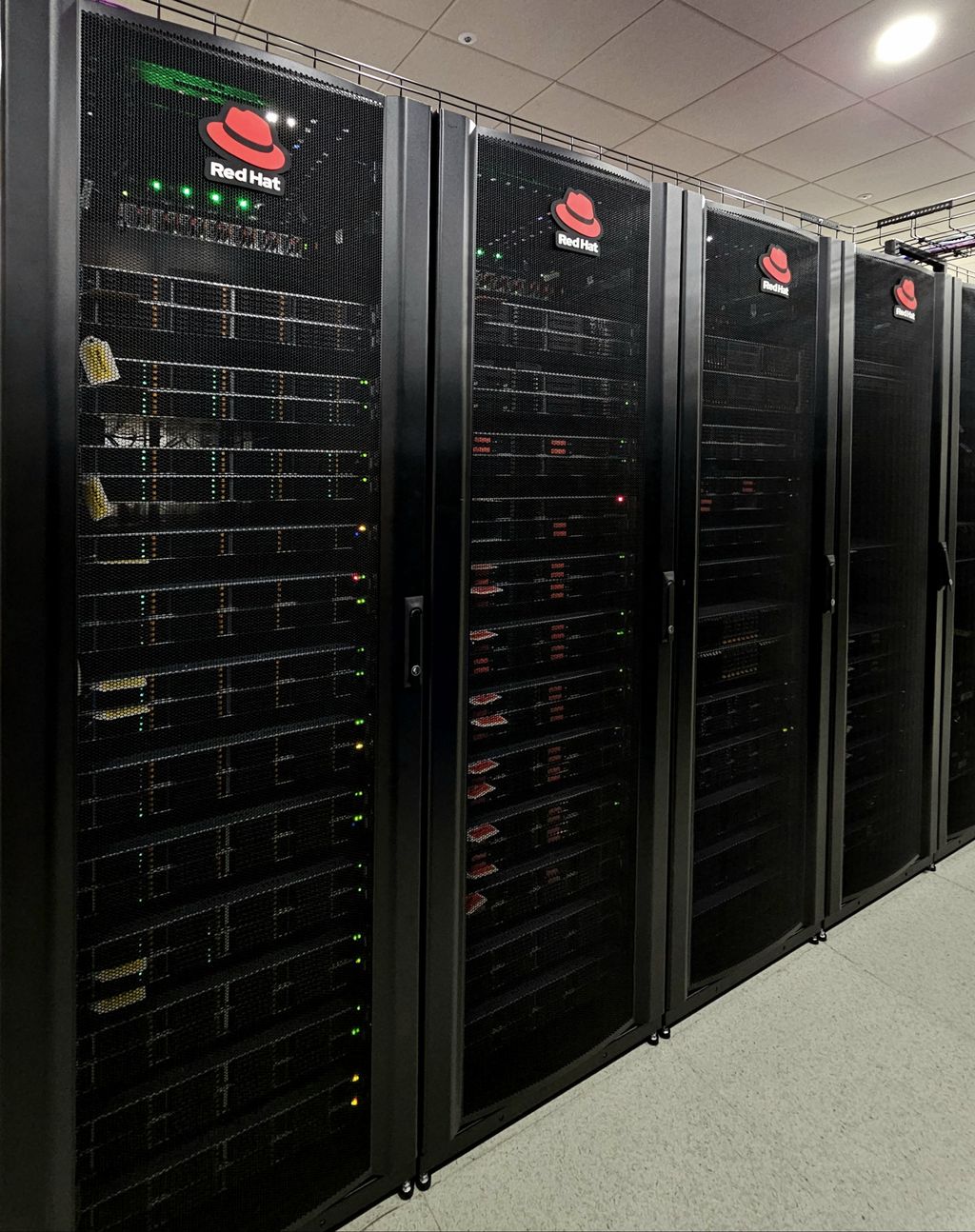 业内首次，三星建成新中心：CXL 相关产品经其验证后可立即向 Red Hat 申请注册|CXL|三星|内存_新浪科技_新浪网