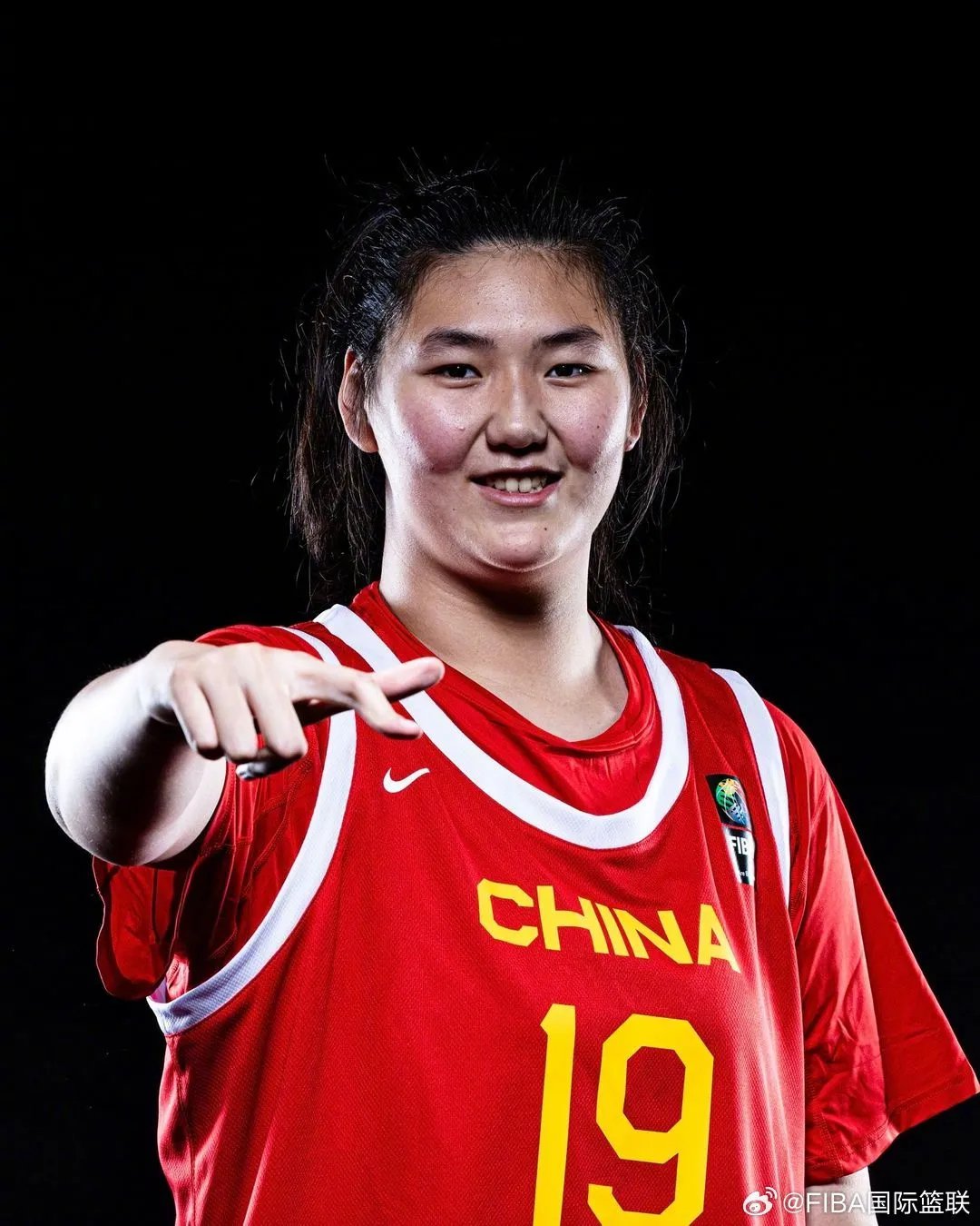 张子宇44分!中国u18女篮击败日本队,三连胜出线