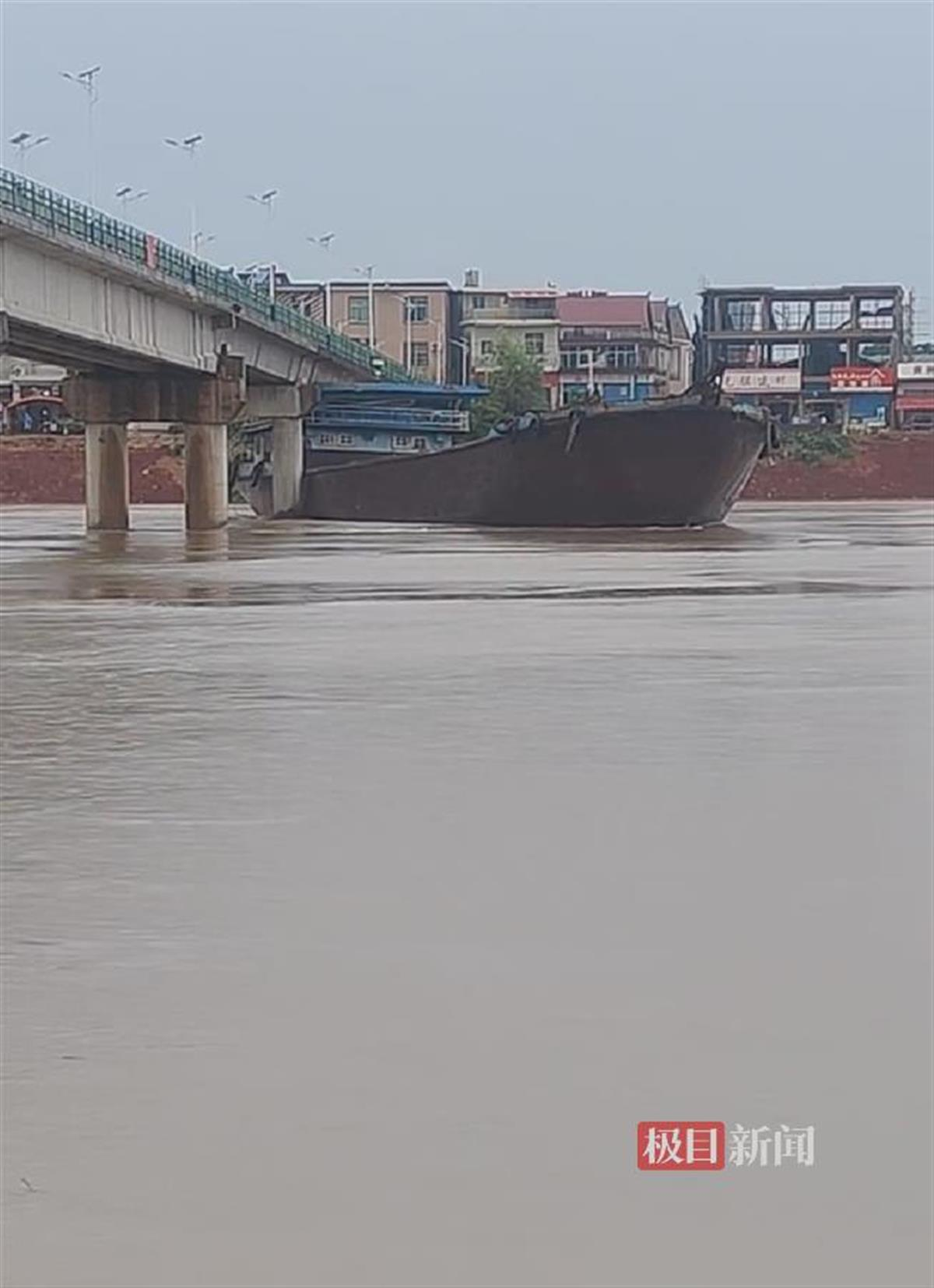 【8点见】胡友平见义勇为离世 救人细节披露